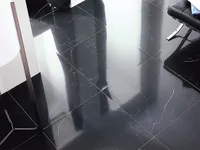 Мрамор Negro Marquina